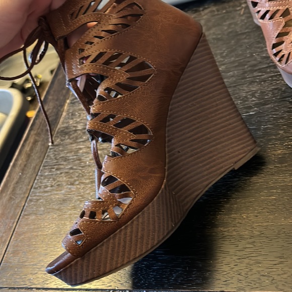 Brown wedge heels - Picture 7 of 13